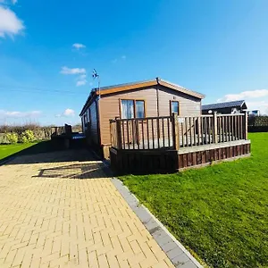 Hedgerow With Hot Tub Holiday home Malton